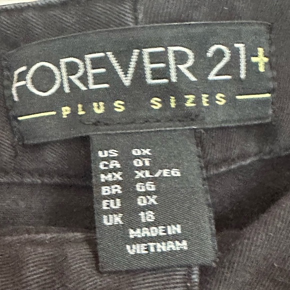 black skirt with buttons, FOREVER21+ SIZE - Picture 3 of 3